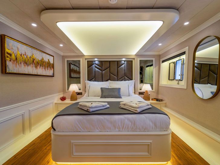 QUEEN OF MAKRI Custom Sailing Yacht 40m - VIP cabin 2 QUEEN OF MAKRI Custom Sailing Yacht 40m - VIP cabin 2