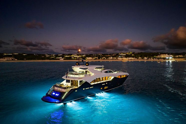 Charter Yacht EVEREAST - Sunseeker 115 - 5 Cabins - Monaco - Cannes - St Tropez