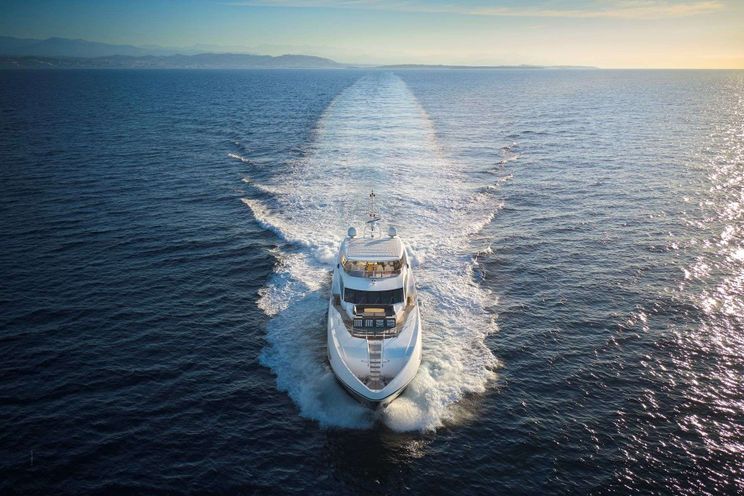 Charter Yacht EVEREAST - Sunseeker 115 - 5 Cabins - Nassau - Staniel Cay - Exumas