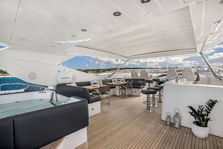 Charter Yacht EVEREAST - Sunseeker 115 - 5 Cabins - Monaco - Cannes - St Tropez
