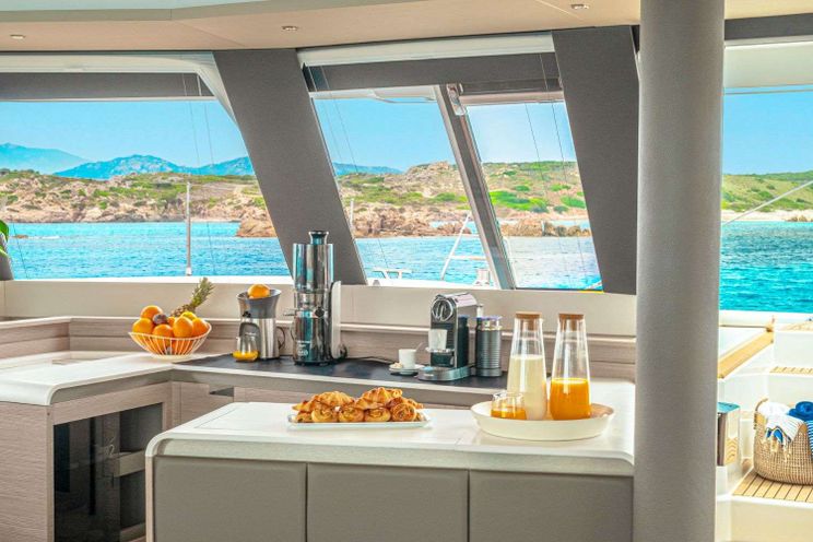 Charter Yacht SEMPER FIDELIS - Fountaine Pajot Alegria 67 - 4 Cabins - Nassau - Exumas - Bahamas