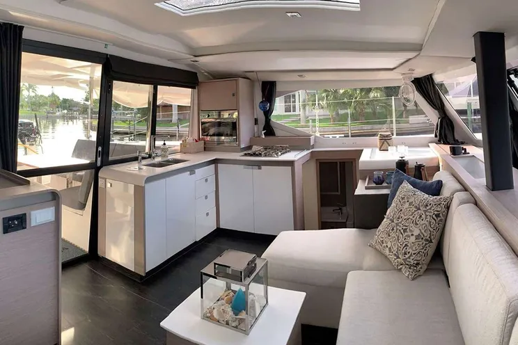 Charter Yacht VIVE LAMOUR - Fountaine Pajot Isla 40 - 2 Cabins - Nassau - Exumas - The Abacos - Bahamas