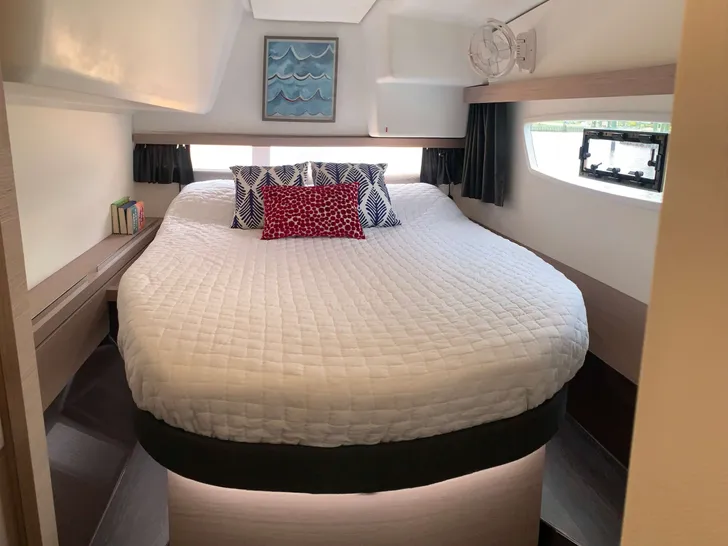 VIVE LAMOUR - Fountaine Pajot 40,VIP cabin VIVE LAMOUR - Fountaine Pajot 40,VIP cabin