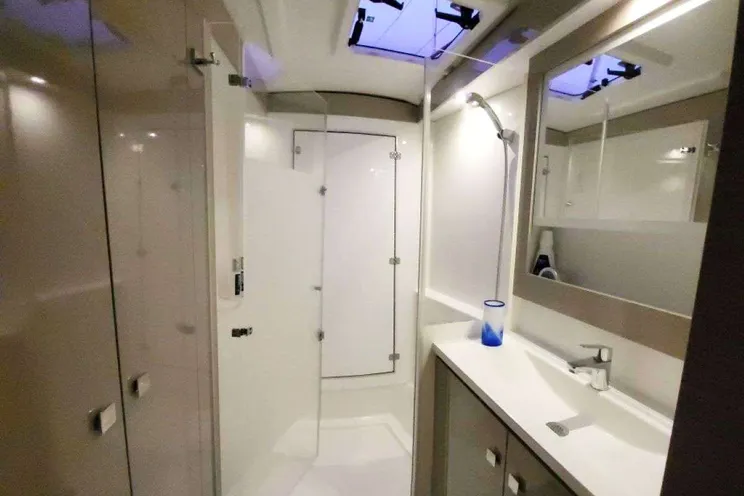 Charter Yacht VIVE LAMOUR - Fountaine Pajot Isla 40 - 2 Cabins - Nassau - Exumas - The Abacos - Bahamas