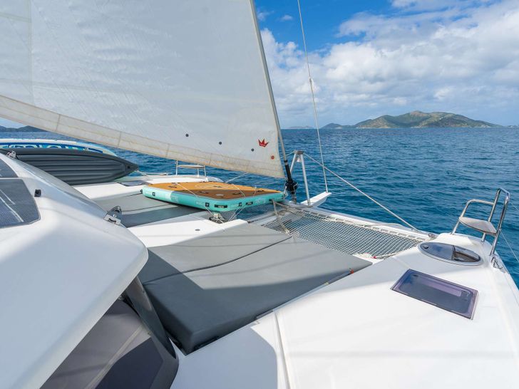 SERENITY Dufour 48 - foredeck SERENITY Dufour 48 - foredeck