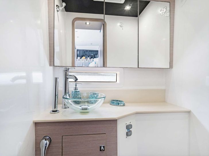 SERENITY Dufour 48 - cabin bathroom SERENITY Dufour 48 - cabin bathroom