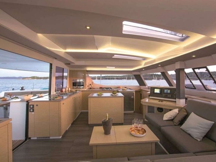 DAYDREAMS - Salon to Cockpit DAYDREAMS - Salon to Cockpit