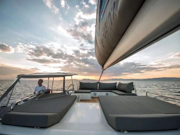 DAYDREAMS - Flybridge lounge area DAYDREAMS - Flybridge lounge area