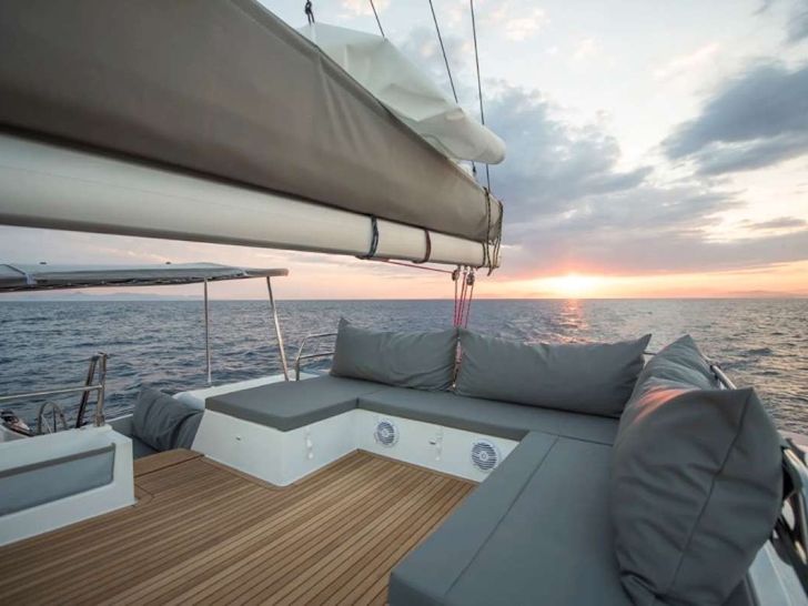 DAYDREAMS - Flybridge lounge area DAYDREAMS - Flybridge lounge area