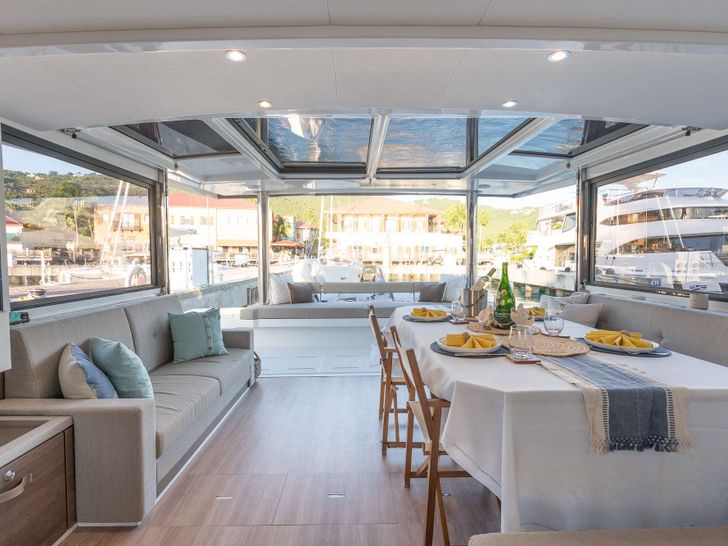 SOUL MATES Bali 5.4 - saloon SOUL MATES Bali 5.4 - saloon