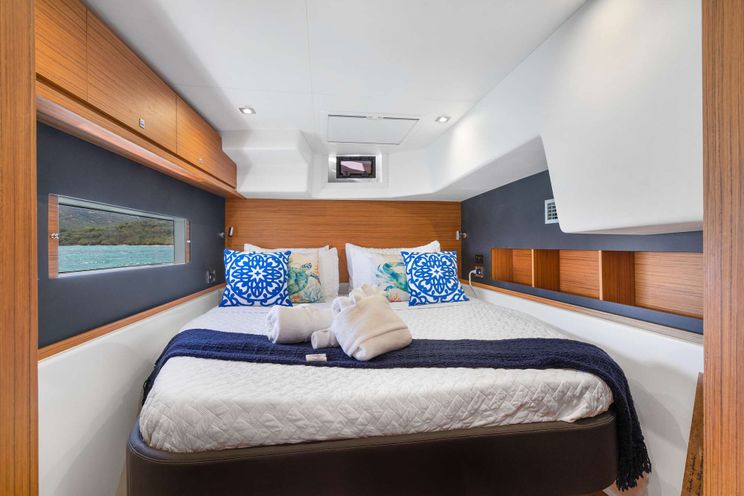 Charter Yacht WALK`N ON SUNSHINE - Dufour 48 - 4 Cabins - Grenadines - Windwards - BVI - USVI - Caribbean