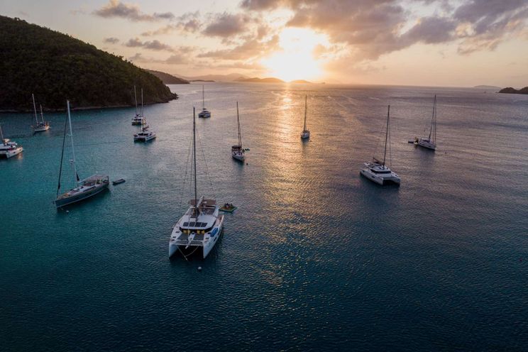 Charter Yacht WALK`N ON SUNSHINE - Dufour 48 - 4 Cabins - Grenadines - Windwards - BVI - USVI - Caribbean