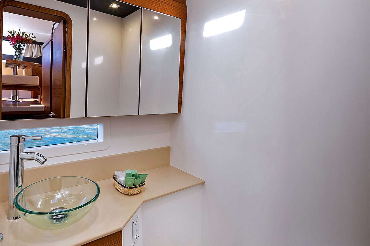 Charter Yacht WALK'N ON SUNSHINE - Dufour 48 - 4 Cabins - Grenadines - Windwards - BVI - USVI - Caribbean