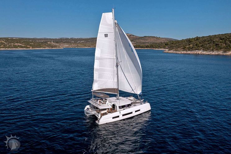 Charter Yacht WALK`N ON SUNSHINE - Dufour 48 - 4 Cabins - Grenadines - Windwards - BVI - USVI - Caribbean