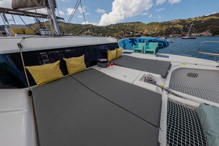 Charter Yacht WALK`N ON SUNSHINE - Dufour 48 - 4 Cabins - Grenadines - Windwards - BVI - USVI - Caribbean