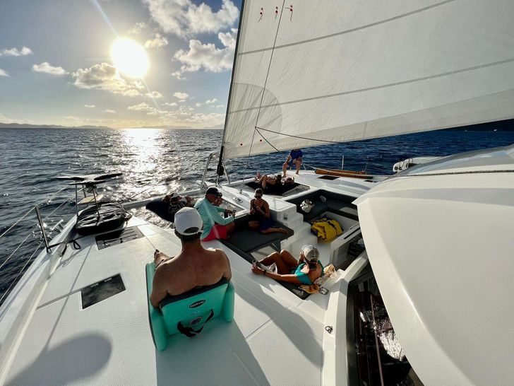 PERFECT LANDING Fountaine Pajot Samana 59 - Foredeck Seating and Bronzing Area PERFECT LANDING Fountaine Pajot Samana 59 - Foredeck Seating and Bronzing Area