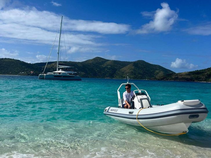 PERFECT LANDING Fountaine Pajot Samana 59 - Tender PERFECT LANDING Fountaine Pajot Samana 59 - Tender