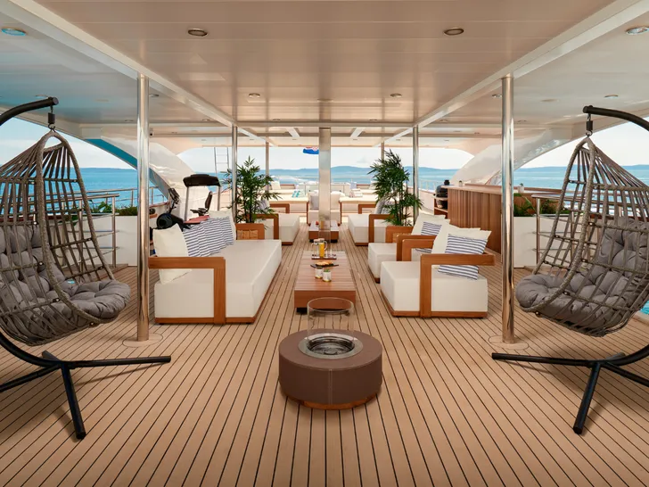 OHANA Custom 49m - alfresco lounge OHANA Custom 49m - alfresco lounge