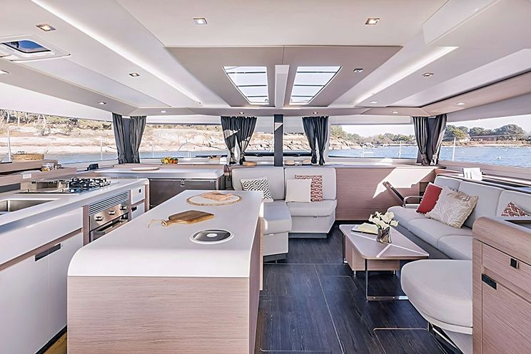 Charter Yacht VIENNA - Fountaine Pajot 51 - 4 Cabins - Tortola - BVI