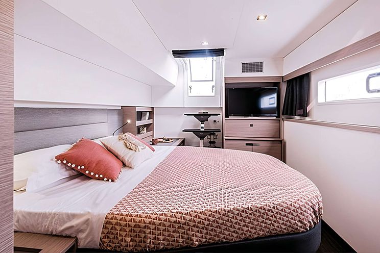 Charter Yacht VIENNA - Fountaine Pajot 51 - 4 Cabins - Tortola - BVI