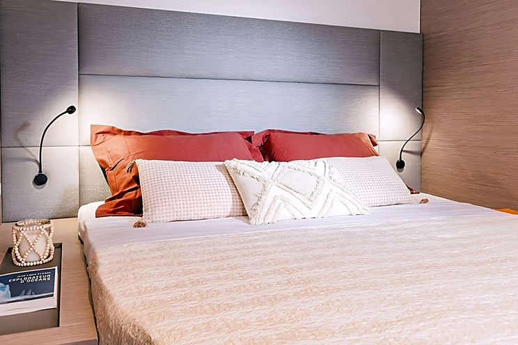 Charter Yacht VIENNA - Fountaine Pajot 51 - 4 Cabins - Tortola - BVI