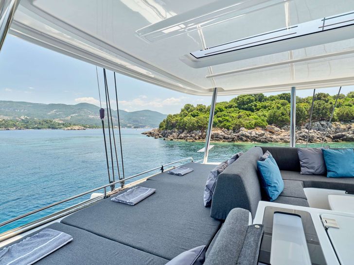 AZUL Lagoon 55 - flybridge cushioned lounging area AZUL Lagoon 55 - flybridge cushioned lounging area