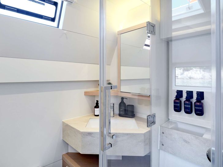AZUL Lagoon 55 - master cabin bathroom AZUL Lagoon 55 - master cabin bathroom