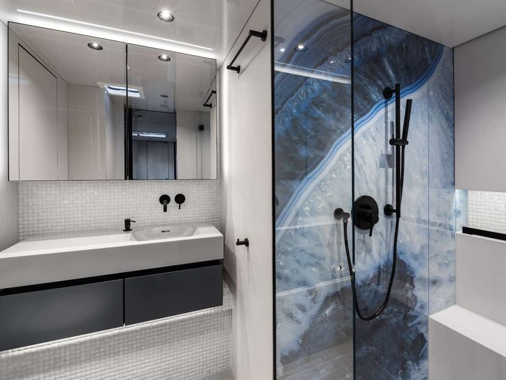 AGATA BLU Sunreef 70 VIP cabin 1 bathroom AGATA BLU Sunreef 70 VIP cabin 1 bathroom
