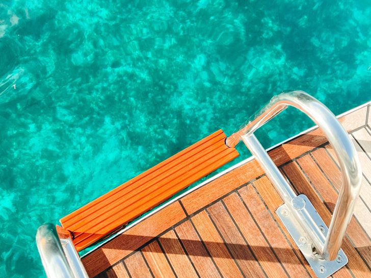 Easy entry swim ladder Easy entry swim ladder