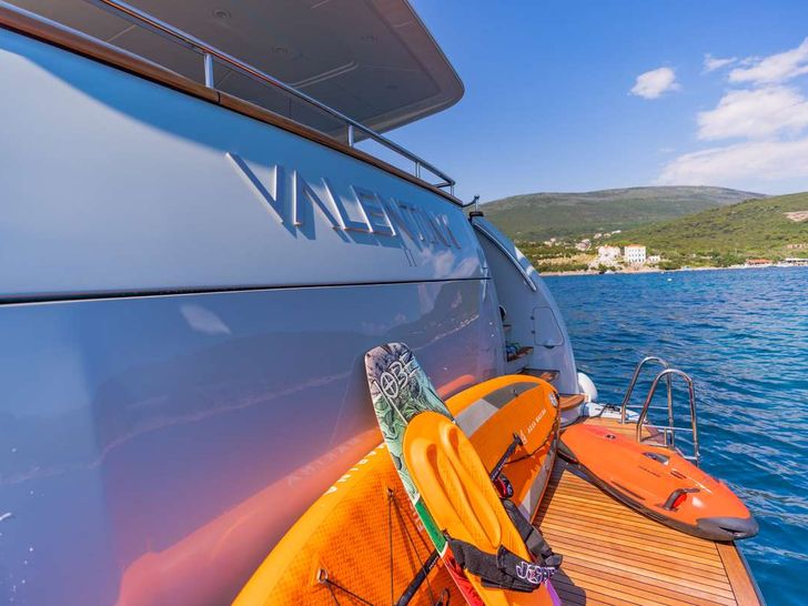 VALENTINA II Yacht Swim Platform VALENTINA II Yacht Swim Platform