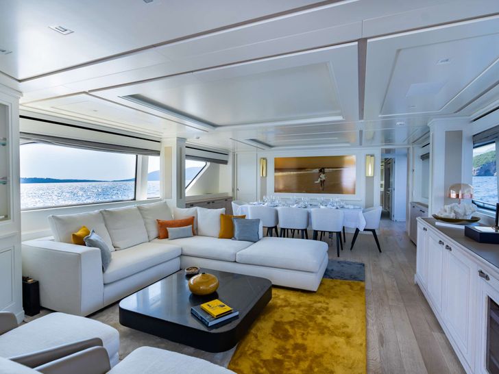 VALENTINA II Yacht Saloon VALENTINA II Yacht Saloon