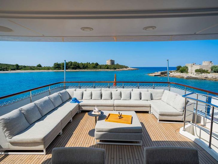 VALENTINA II Yacht Flybridge VALENTINA II Yacht Flybridge