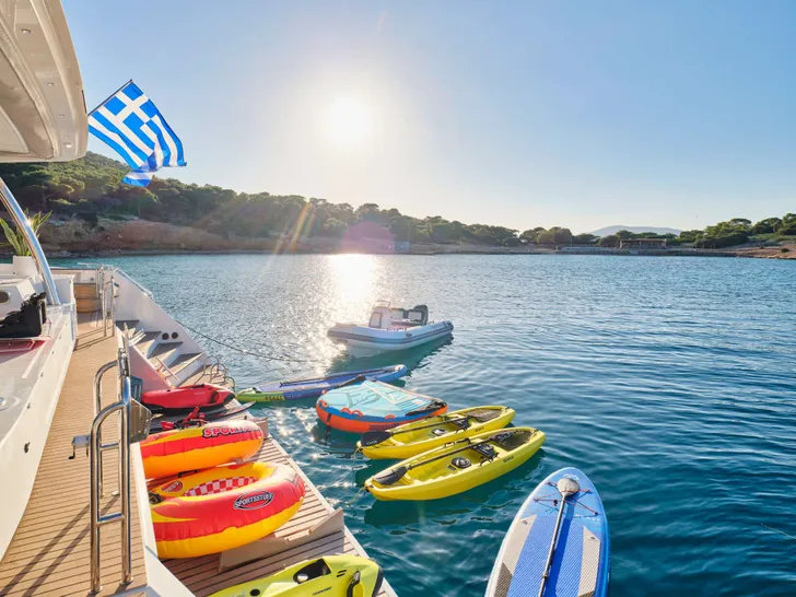 ALENA Fountaine Pajot Power 67 - water toys ALENA Fountaine Pajot Power 67 - water toys