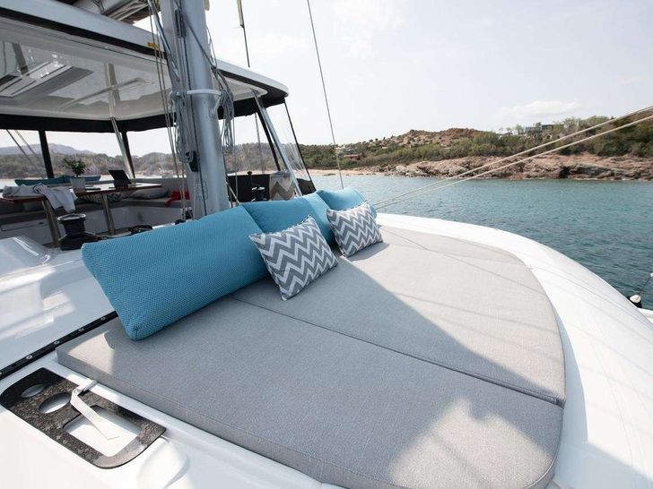 HYDRUS Lagoon 55 - sun beds HYDRUS Lagoon 55 - sun beds