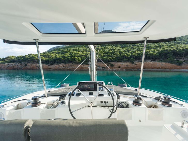 JEWEL Lagoon 51 - flybridge JEWEL Lagoon 51 - flybridge