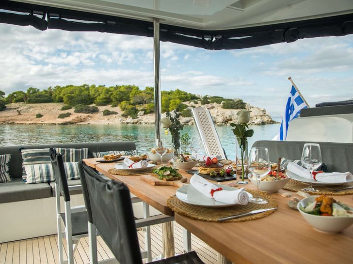 JEWEL Lagoon 51 - aft deck JEWEL Lagoon 51 - aft deck