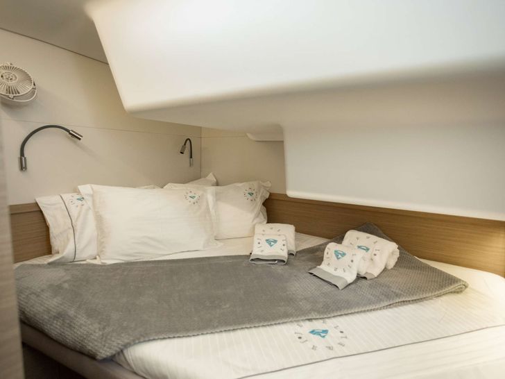 JEWEL Lagoon 51 - VIP cabin JEWEL Lagoon 51 - VIP cabin