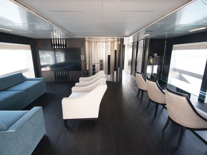 ROMEO FOXTROT - Sky lounge ROMEO FOXTROT - Sky lounge