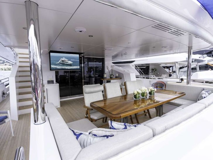 ROMEO FOXTROT Hargrave 118 - main aft deck ROMEO FOXTROT Hargrave 118 - main aft deck