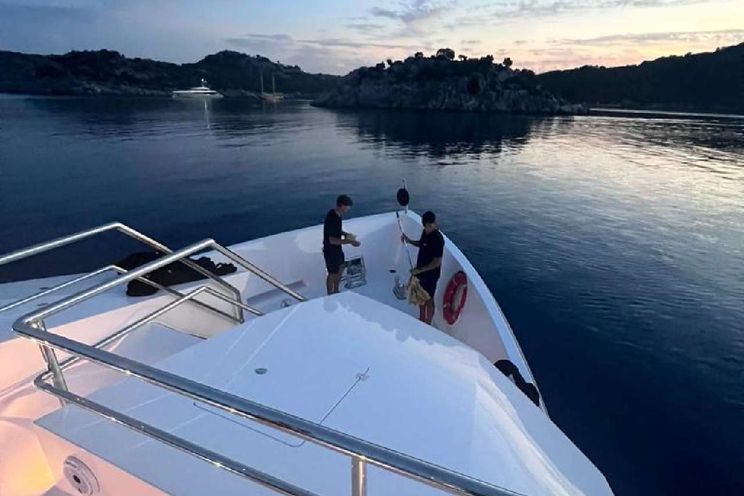 Charter Yacht ROMEO FOXTROT - Hargrave 116 - 5 Cabins - Nassau - Staniel Cay - Exumas