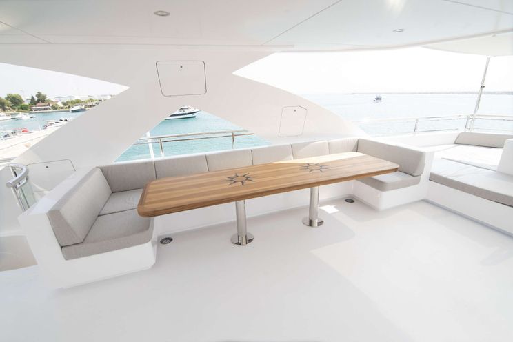 Charter Yacht ROMEO FOXTROT - Hargrave 116 - 5 Cabins - Nassau - Staniel Cay - Exumas