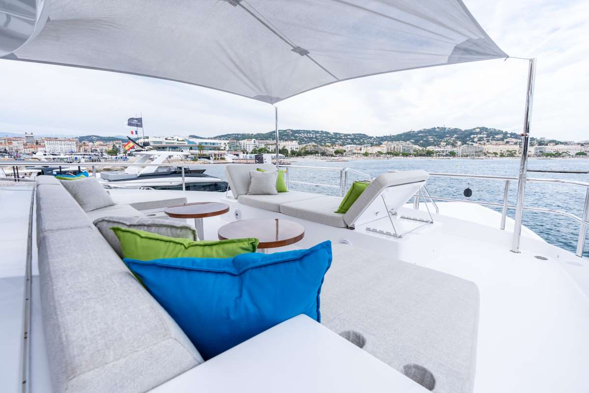Charter Yacht ROMEO FOXTROT - Hargrave 118 - 5 Cabins - Nassau - Exumas - Bahamas
