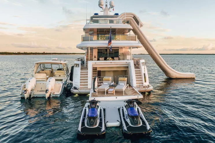 Charter Yacht ROMEO FOXTROT - Hargrave 118 - 5 Cabins - Nassau - Exumas - Bahamas