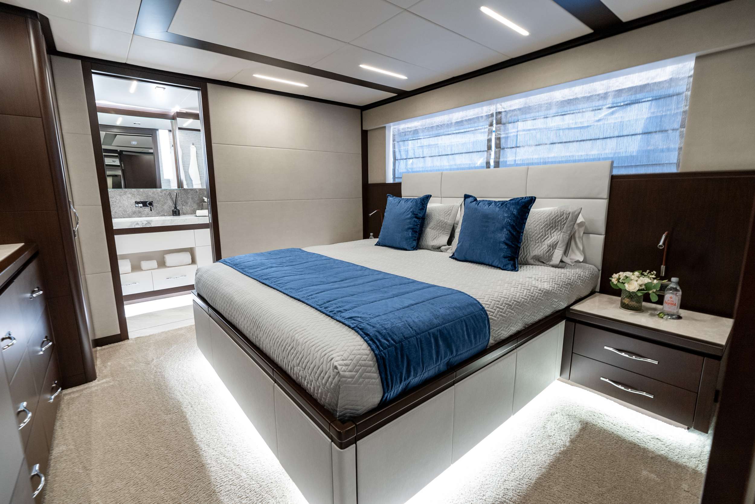 Charter Yacht ROMEO FOXTROT - Hargrave 118 - 5 Cabins - Nassau - Exumas - Bahamas