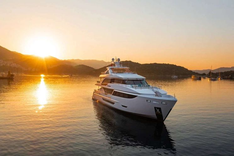 Charter Yacht ROMEO FOXTROT - Hargrave 116 - 5 Cabins - Nassau - Staniel Cay - Exumas