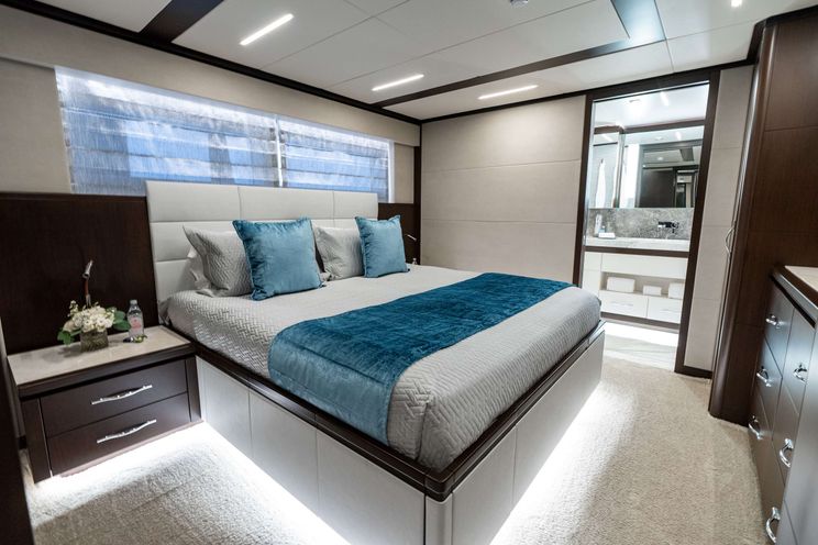 Charter Yacht ROMEO FOXTROT - Hargrave 118 - 5 Cabins - Nassau - Exumas - Bahamas