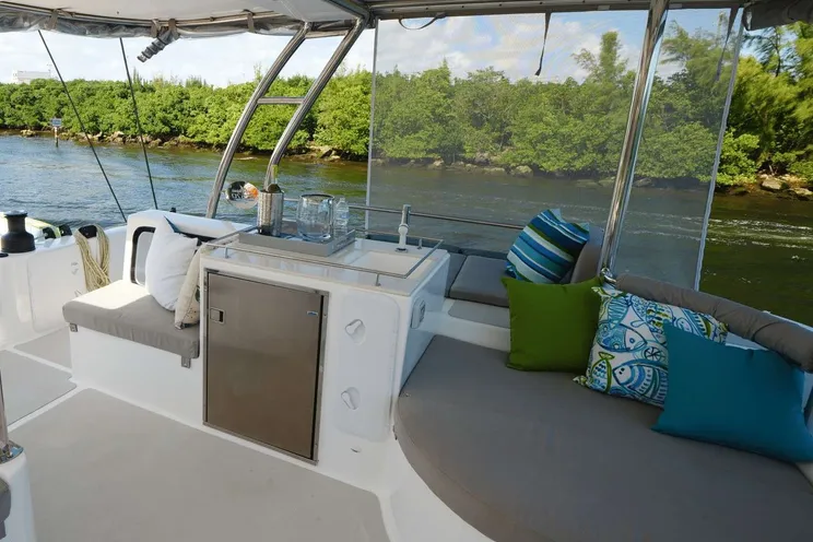 Charter Yacht ADVENTURE US - Royal Cape 57 - 4 Cabins - St Thomas - St John - St Croix