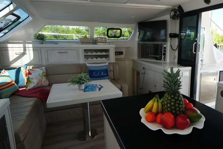 Charter Yacht ADVENTURE US - Royal Cape 57 - 4 Cabins - St Thomas - St John - St Croix