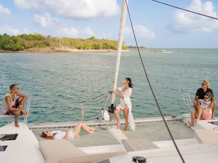 BEYOND - Foredeck BEYOND - Foredeck