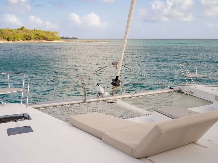 BEYOND - Foredeck BEYOND - Foredeck